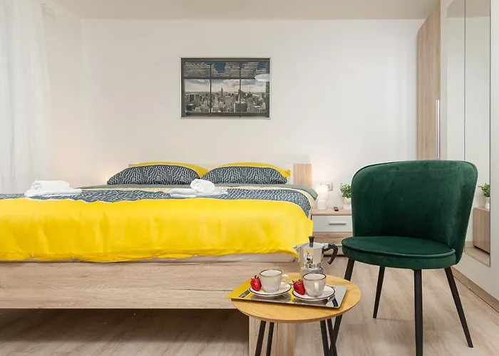 Ena Near Amphitheater Vikendica Pula