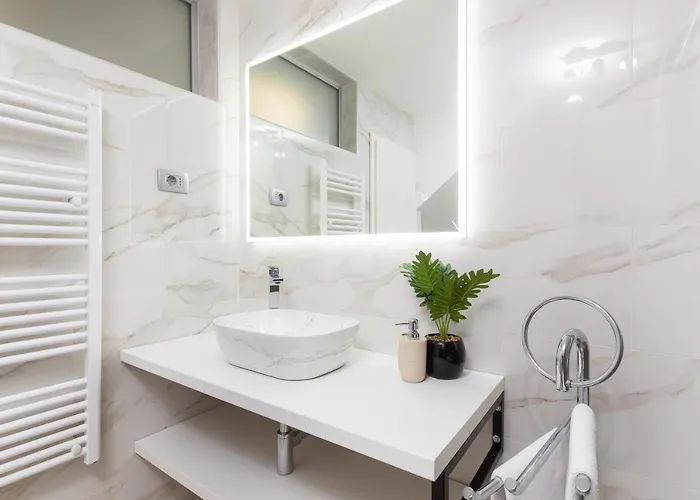 Ena Near Amphitheater Pula